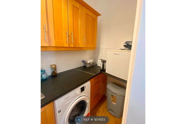 Flat, Marine Crescent, Seaton photo 4