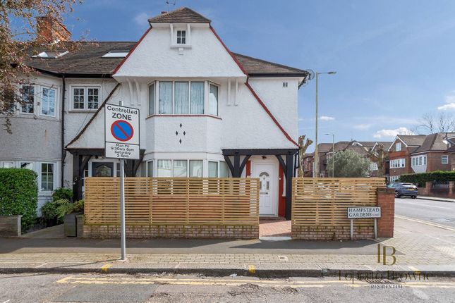 Flat for sale in Hampstead Gardens, London