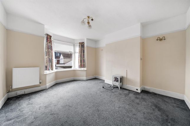 10, Ashmore Crescent, Poole photo 3