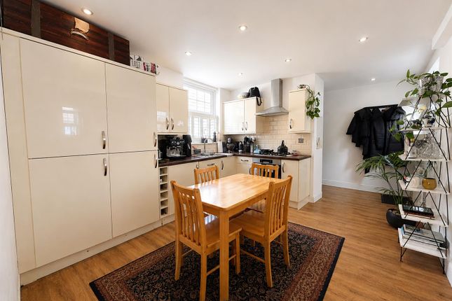 131D, High Street, Brentwood photo 4