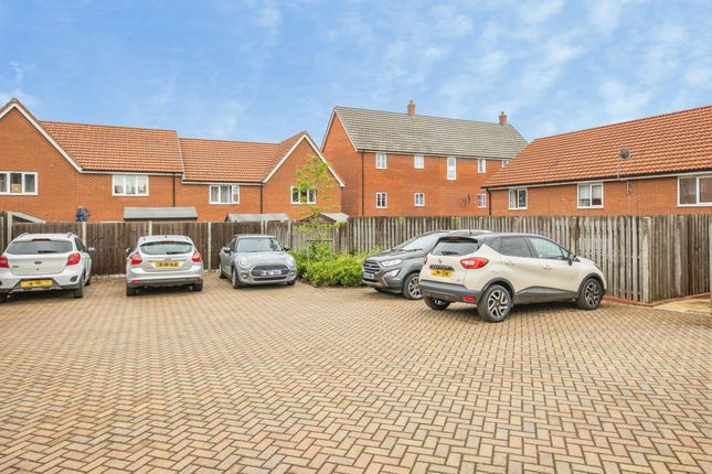 12, Vale View Road, Ipswich photo 4