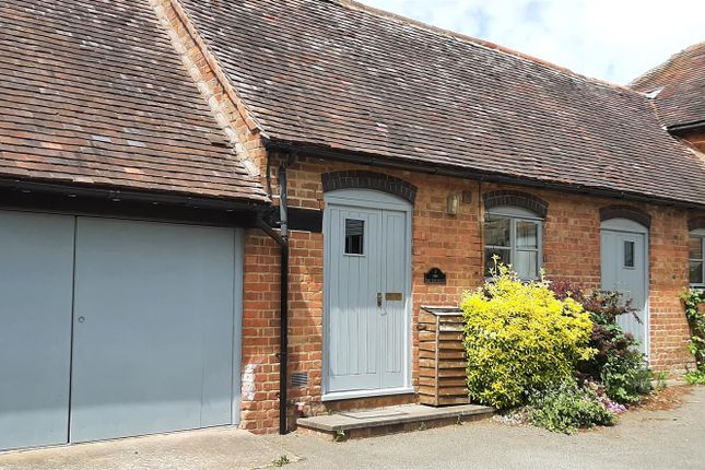 Mews house to rent in Norton Lindsey Road, Hampton On The Hill, Nr Warwick