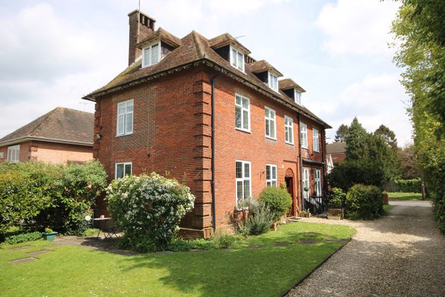 Thumbnail Flat for sale in Catherine Road, Newbury