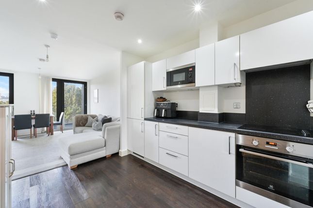 Flat 71 Meadow Court 14, Booth Road, London photo 3