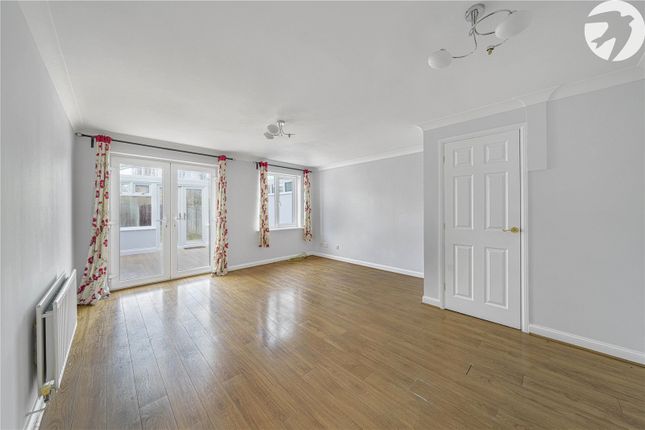 2, Foord Close, Dartford photo 2
