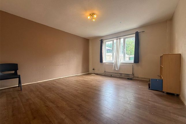 24, Longworth Close, Thamesmead photo 4