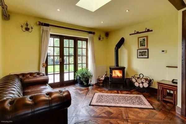 Raven Lodge, Little Warley Hall Lane, Brentwood photo 3