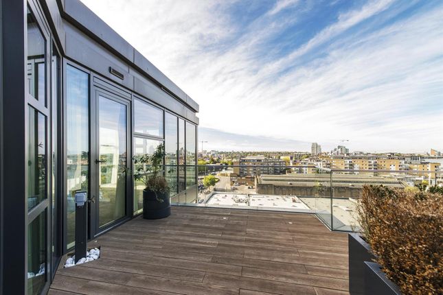 Flats For In Petergate London Sw11 Thumbnail Flat For In Quarter House Juniper Drive Battersea Reach London