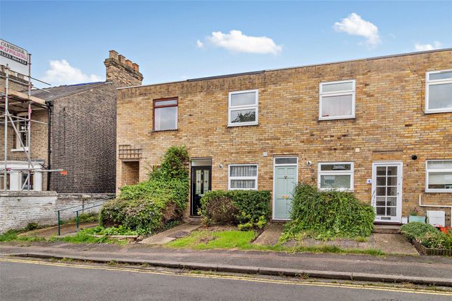 Terraced house to rent in St Lukes Mews, Cambridge