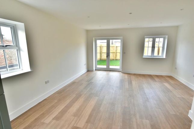 7, Churchill Gardens, Sturminster Marshall photo 2