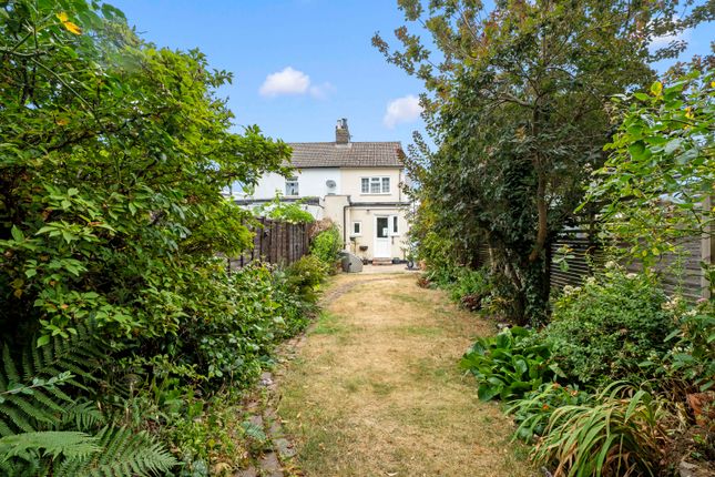 27, Upper Road, Wallington photo 2