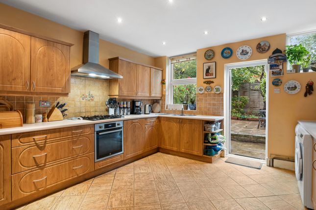 Pendlestone Road, London photo 4