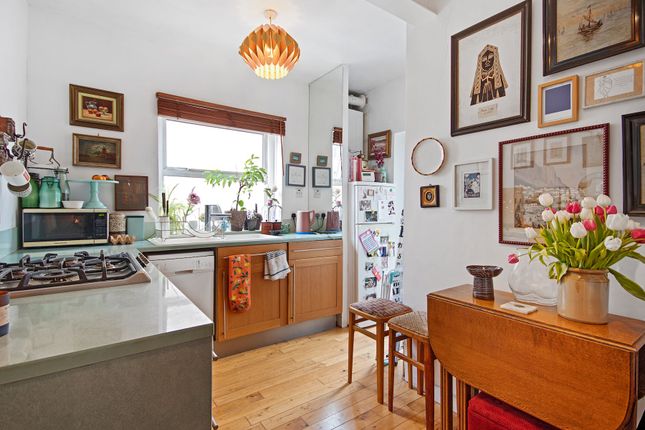 Flat to rent in Curtis Street, London