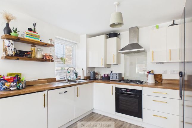 19, Maes Knoll Drive, Bristol photo 4