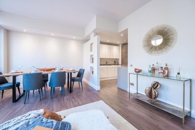 Flat to rent in City Road, Old Street, London