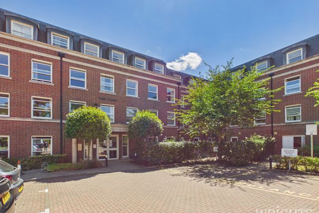 2-bed house on 27 Peel Court, College Way, Welwyn Garden City, £460,000