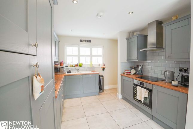 25 Blossom Grove, Retford photo 4