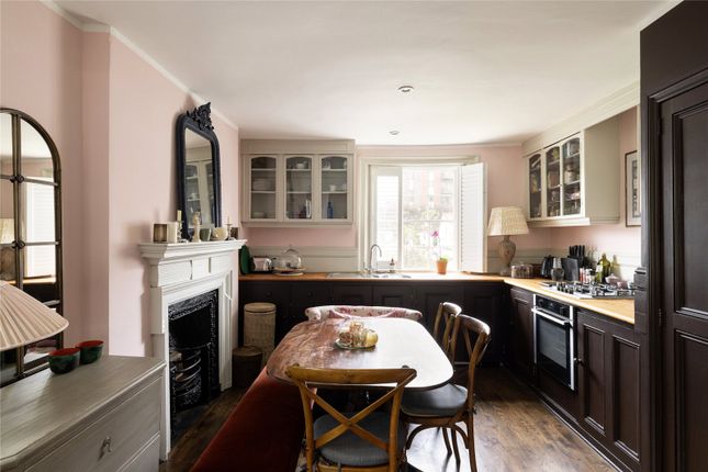 SL Flat 3, Chelsea Studios, 416, Fulham Road, London photo 3
