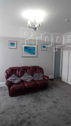 14, King Edward Avenue, Blackpool photo 5