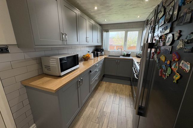 17, Cherrywood, Oldham photo 4