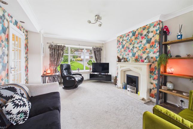 15, Buckingham Drive, Read photo 2
