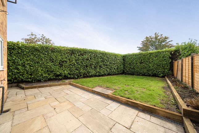 10 Fieldhead Road, Wilmslow photo 3