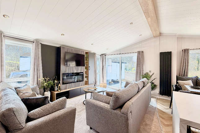 Plas Coch Country and Leisure Retreat, Llanedwen, Anglesey photo 4
