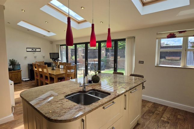 5, Sir Toby Belch Drive, Warwick photo 2