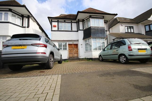 Thumbnail Link-detached house for sale in Hillcrest Avenue, Edgware, Middlesex