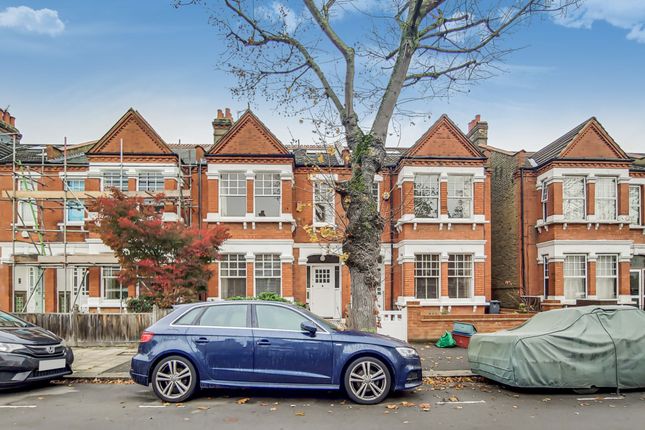 Thumbnail Terraced house to rent in Wavendon Avenue, London