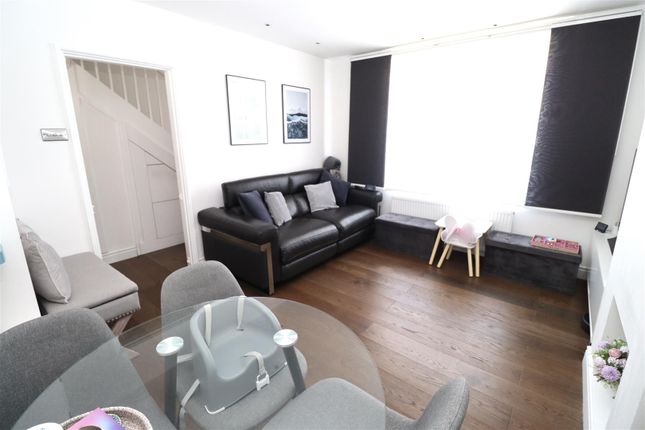 64, Abbots Road, Edgware photo 4