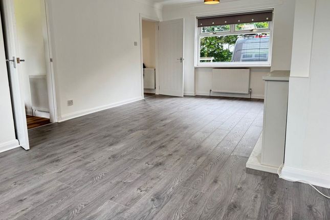 153, Newdyke Road, Glasgow photo 3