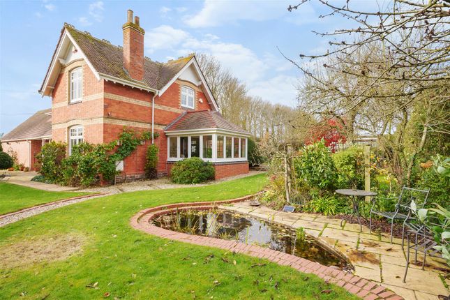 Manor Orchard, Staplegrove, Taunton TA2, 4 bedroom detached house for ...