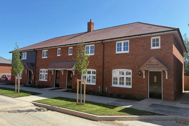 Property 1 of 16. 3 Bed New Outside