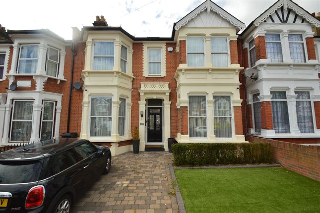 Thumbnail Property for sale in Seymour Gardens, Ilford
