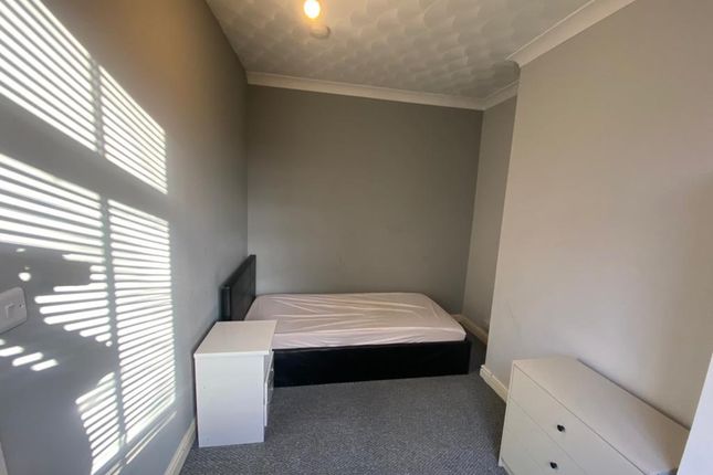Room to rent in Farrar Street, Barnsley