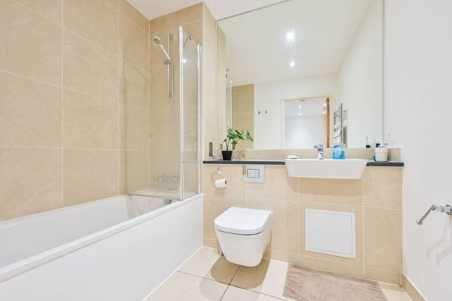 Maisonette for sale in Ruby Mews, Wood Green, London