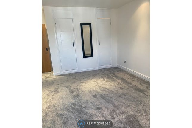 Flat to rent in Forbes Court, Portsmouth