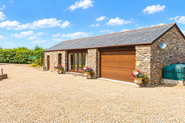 Mazuki Barn, Markstone, Lifton photo 3