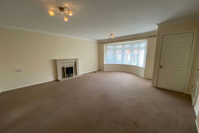 Detached house to rent in Beech Close, Buckingham