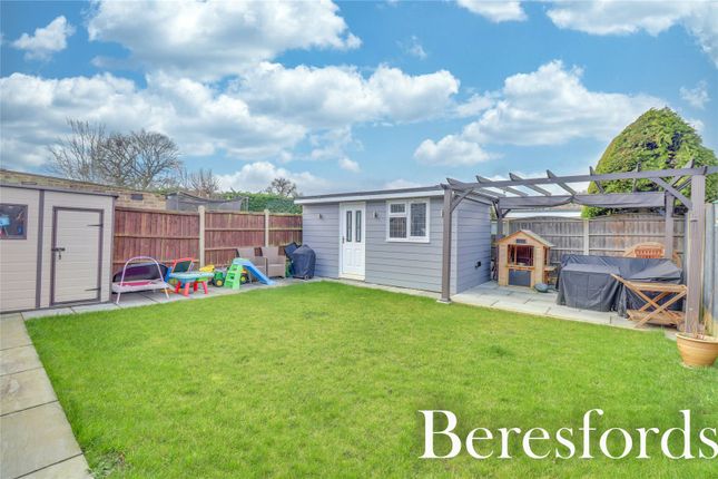 Bungalow for sale in Arnolds Avenue, Hutton