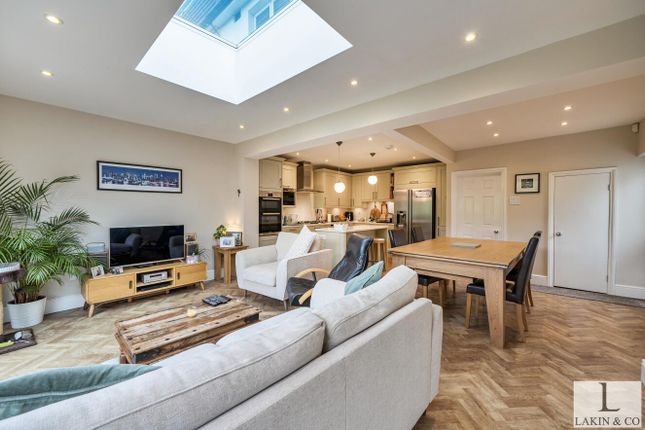 190, Hoylake Crescent, Ickenham photo 4