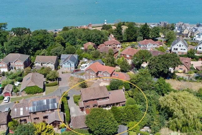 9, Pine Tree Close, Cowes photo 2