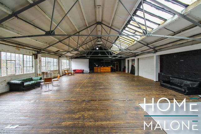 Warehouse to let in Dalston Lane, London