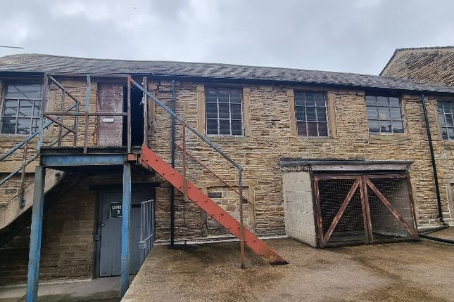 Warehouse to let in Station Road, Morley