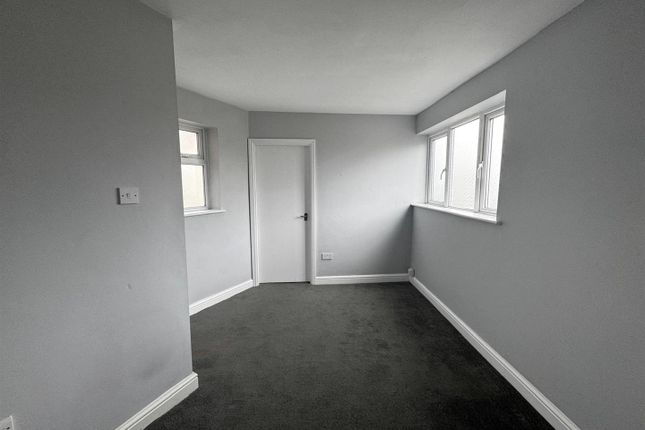 Flat 2F,, Old Fallow Road, Cannock photo 3