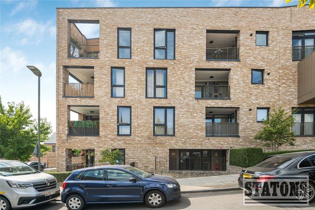 Flat 26, Artemis House, 2, Dollis Valley Drive, Barnet photo 2