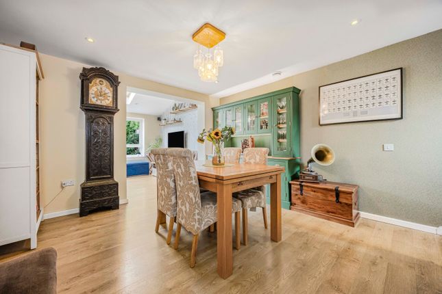 4, Cuddesdon Close, Reading photo 3