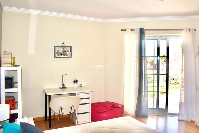 Town house for sale in Setubal, Portugal
