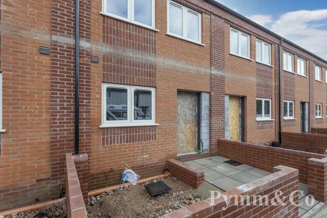 Thumbnail Terraced house for sale in Starling Road, Norwich